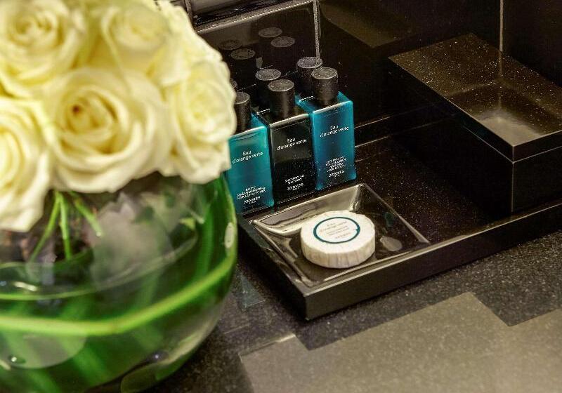 سوییت پرستیژ, Sofitel London St James