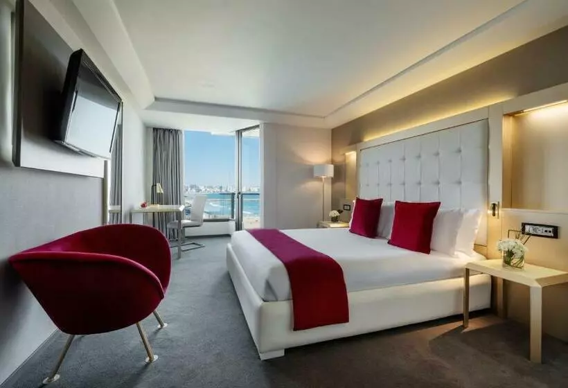 オーシャンビューのプレミアムルーム。, Mövenpick Hotel & Casino Malabata Tanger