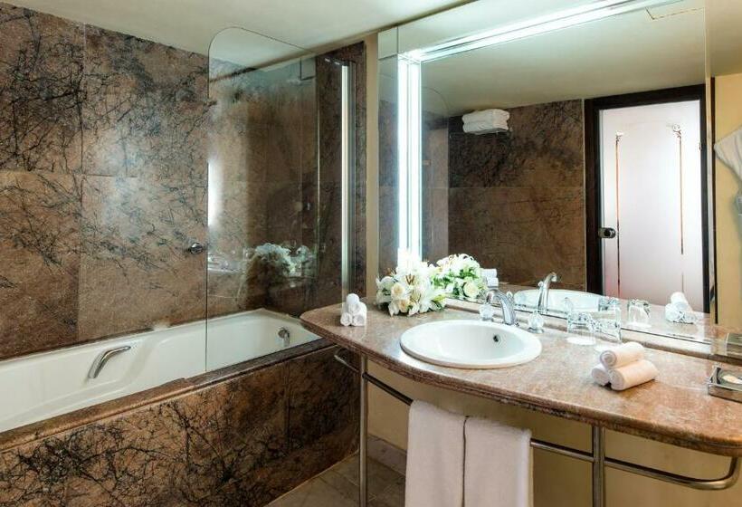 Классический Номер Двуспальная Кровать Вид на Море, Mövenpick Hotel & Casino Malabata Tanger