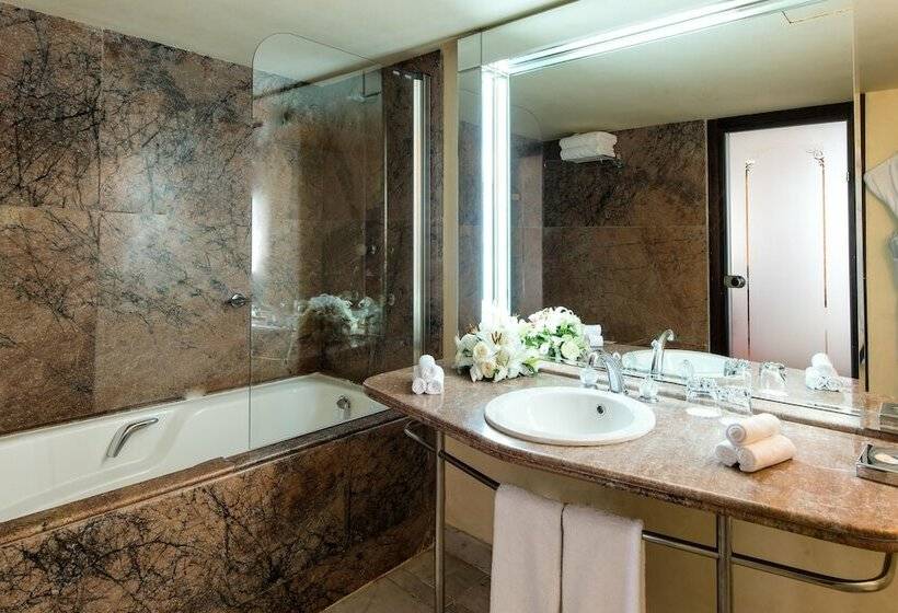 Классический Номер Двуспальная Кровать Вид на Море, Mövenpick Hotel & Casino Malabata Tanger