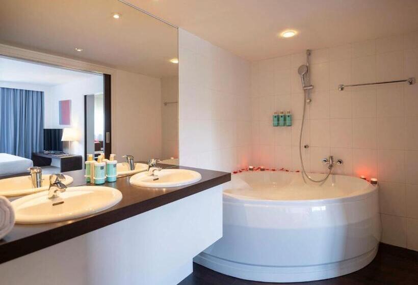 Люкс Кровать Кинг, Novotel Nantes Centre Gare