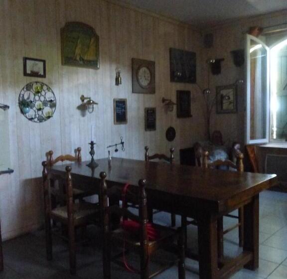 غرفة قياسية, Chez D Eau