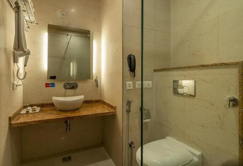 Quarto Triplo Standart, Moustache Rishikesh Luxuria
