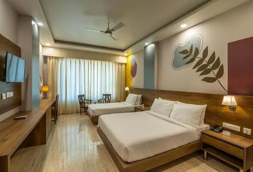 Quarto Triplo Standart, Moustache Rishikesh Luxuria