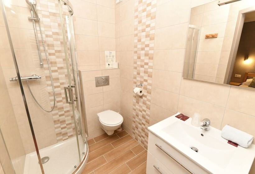 패밀리 룸, Restaurant Le Centre