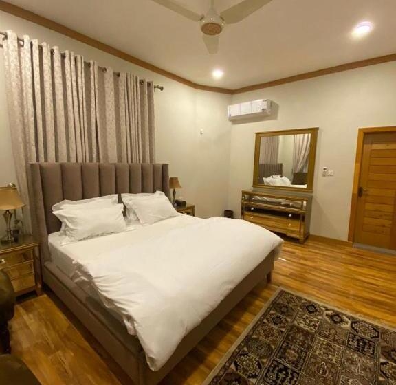 اتاق لوکس با تخت بزرگ, Isle Of Highland Tours Guest House
