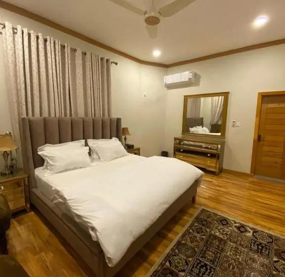 اتاق لوکس با تخت بزرگ, Isle Of Highland Tours Guest House
