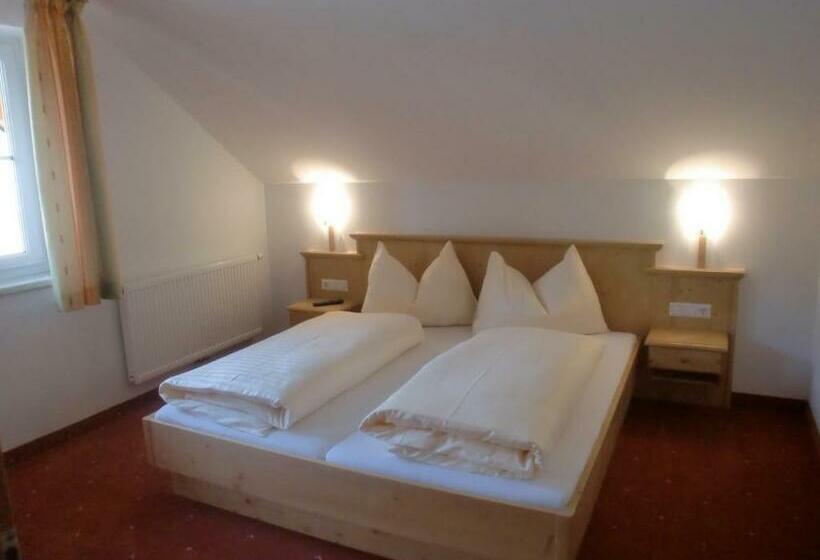 غرفة قياسية مزوَّدة بشُرفة, Pension Gondelstube