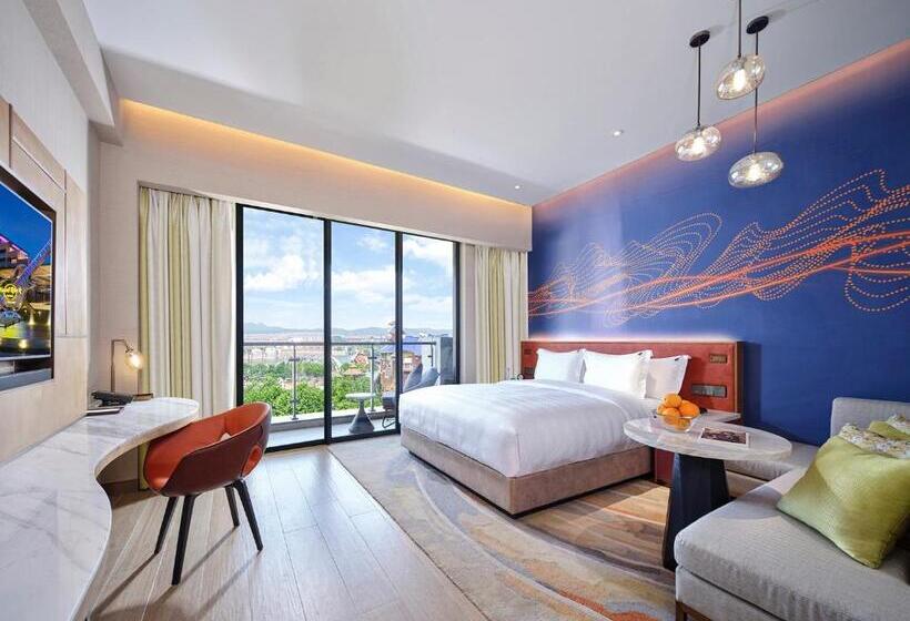 غرفة قياسية ثلاثية, Hard Rock Hotel Dalian