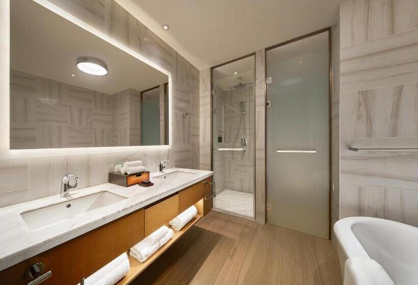 جناح, Hard Rock Hotel Dalian