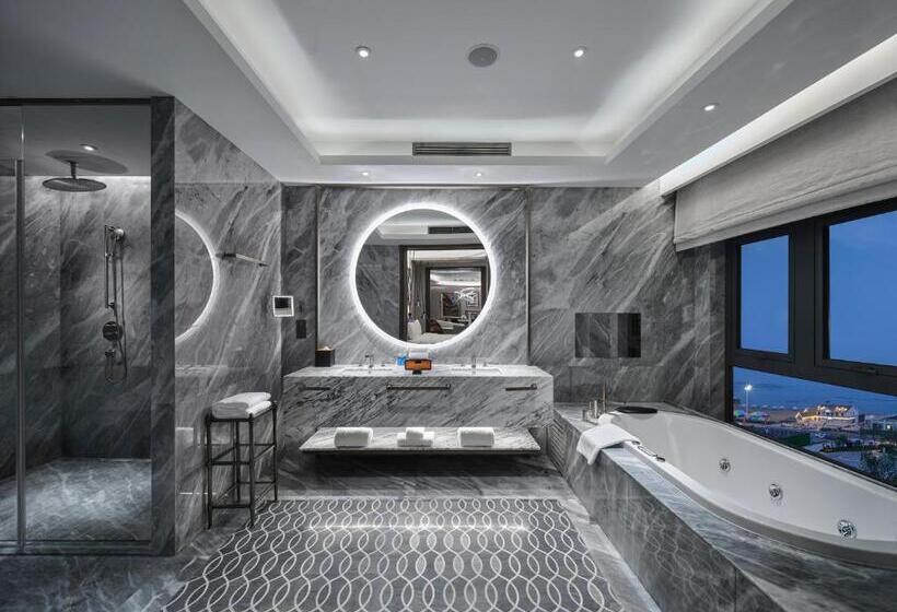 جناح, Hard Rock Hotel Dalian