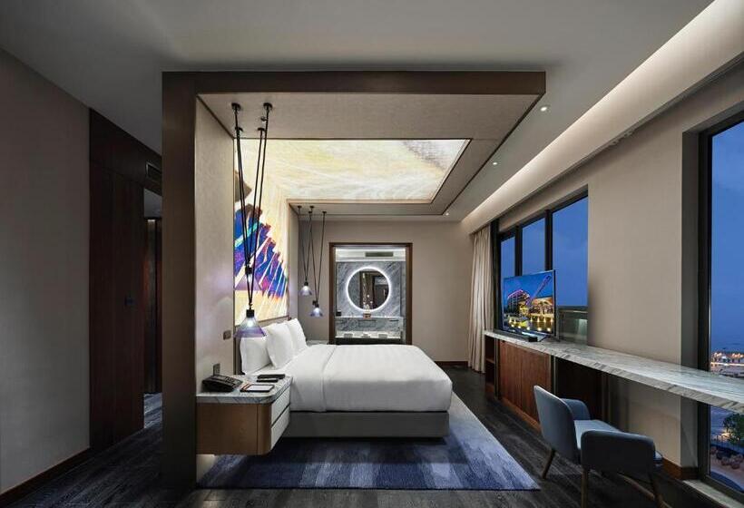 جناح, Hard Rock Hotel Dalian