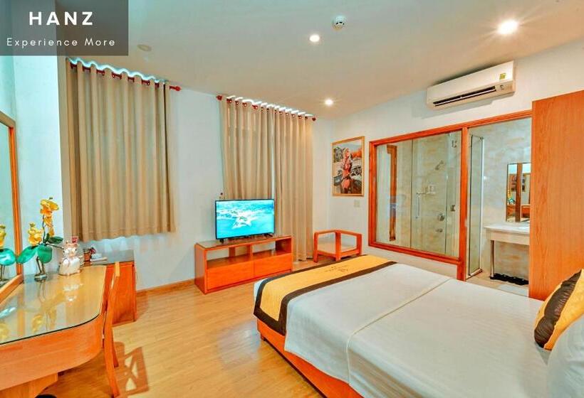 Deluxe Room, Hanz 839 Son Mi