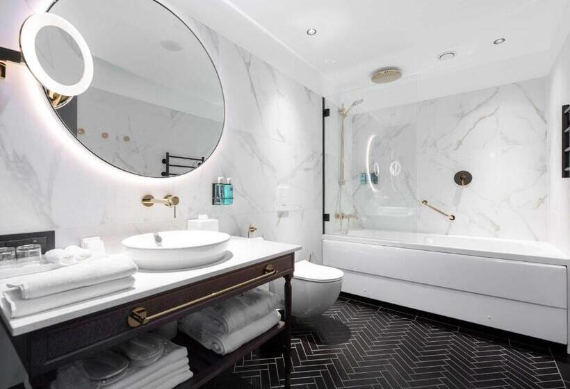 디럭스 룸, Movenpick Hotel Tallinn