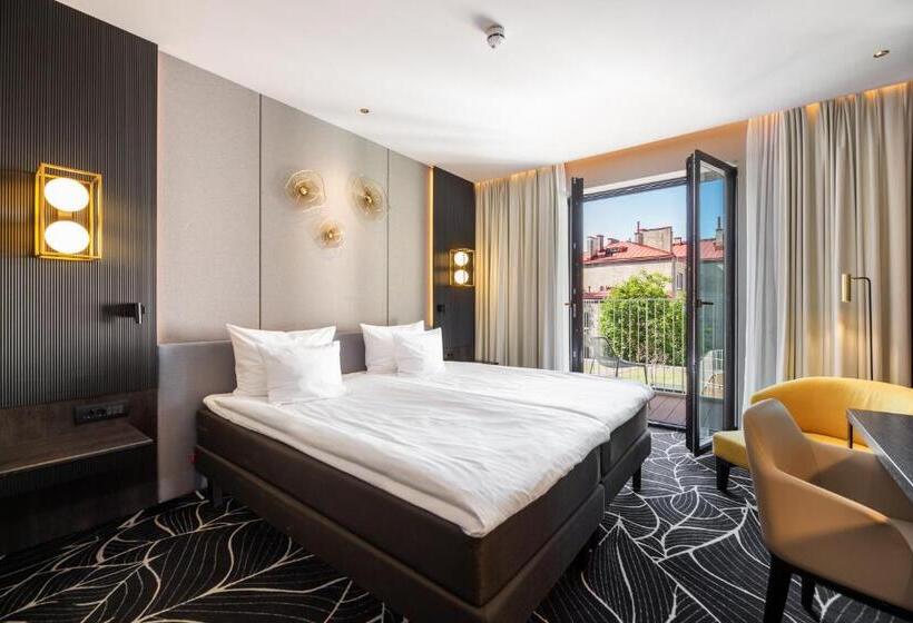 발코니 수피리어 룸, Movenpick Hotel Tallinn
