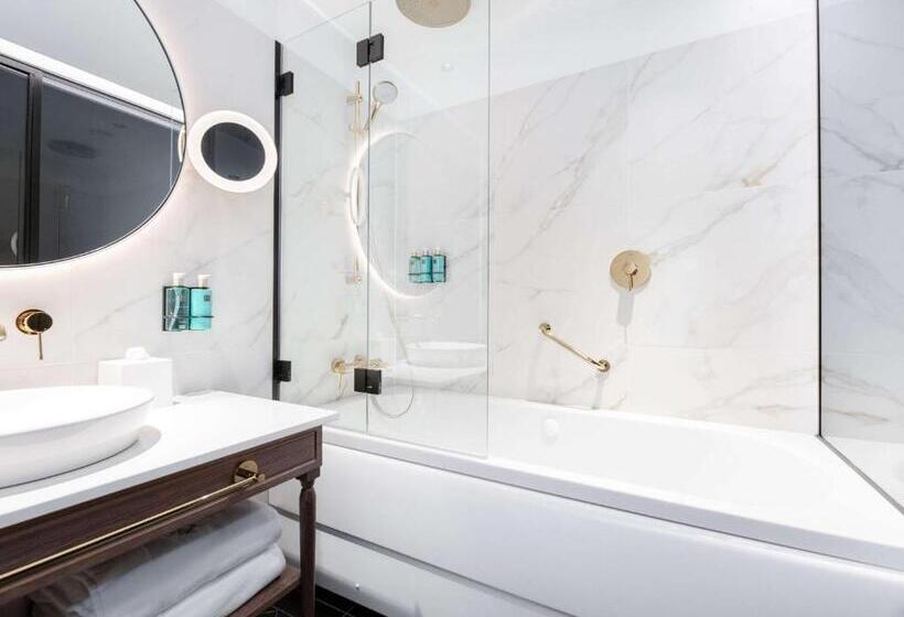 اتاق سوپریور با بالکن, Movenpick Hotel Tallinn