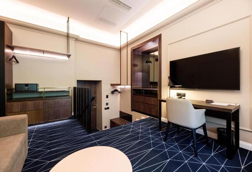 Superior suite with balcony, Movenpick Hotel Tallinn