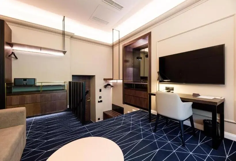 Superior suite with balcony, Movenpick Hotel Tallinn