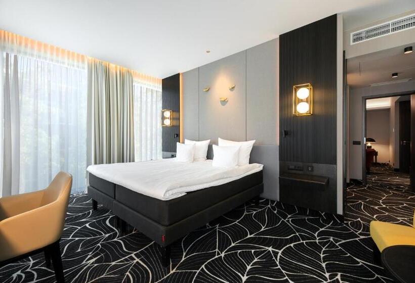 이그제큐티브 스위트룸 - 발코니, Movenpick Hotel Tallinn