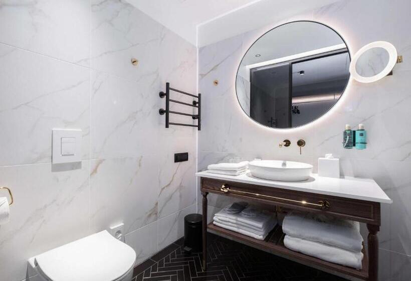 이그제큐티브 스위트룸 - 발코니, Movenpick Hotel Tallinn