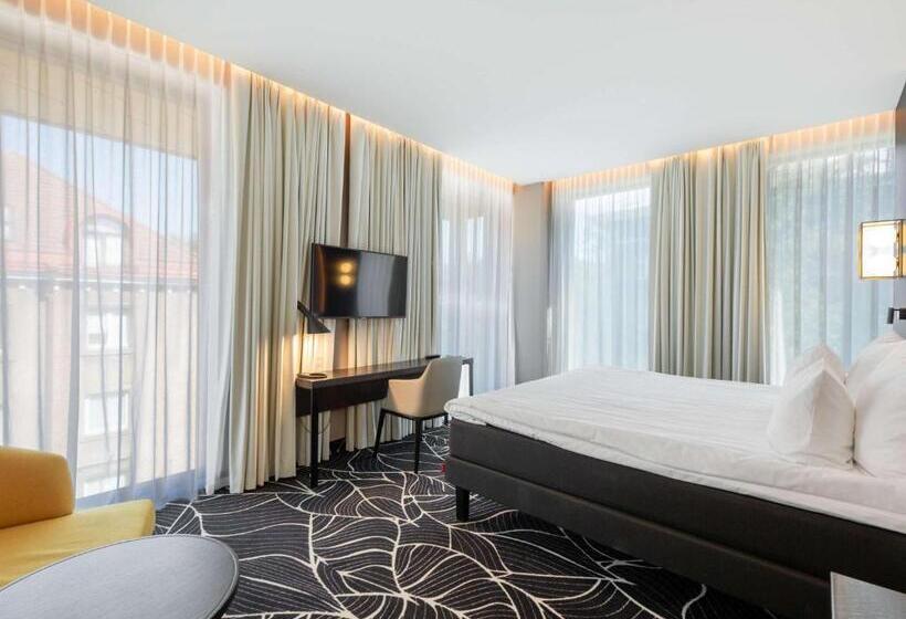 이그제큐티브 스위트룸 - 발코니, Movenpick Hotel Tallinn