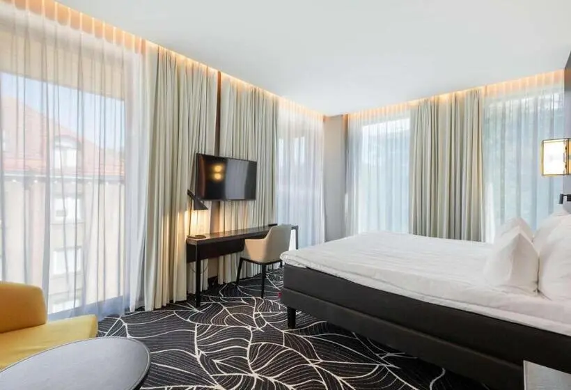 سوئیت اجرایی با بالکن, Movenpick Hotel Tallinn