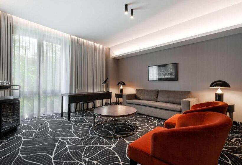 이그제큐티브 스위트룸 - 발코니, Movenpick Hotel Tallinn