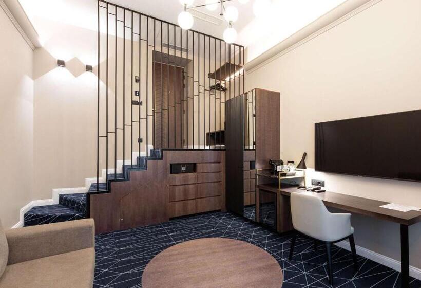 Superior suite with balcony, Movenpick Hotel Tallinn