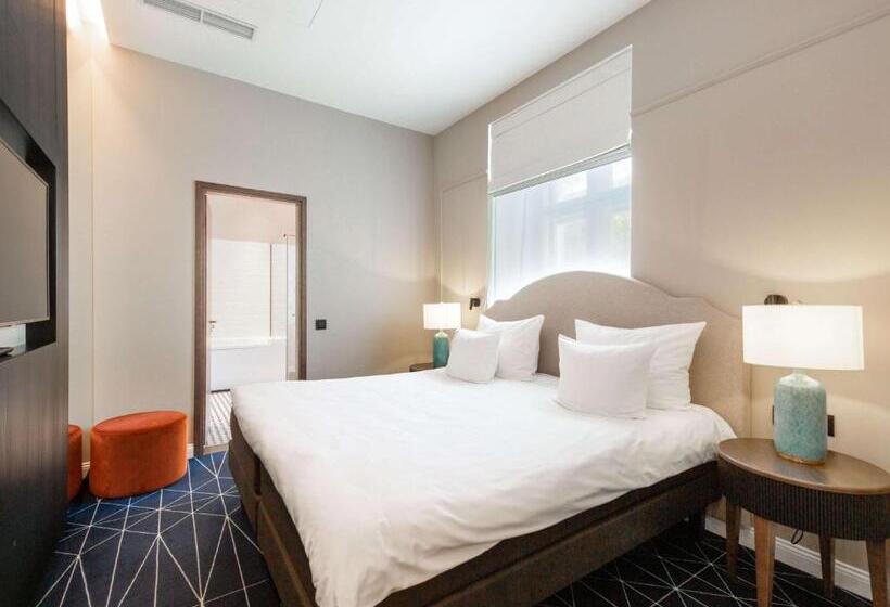 Superior suite with balcony, Movenpick Hotel Tallinn