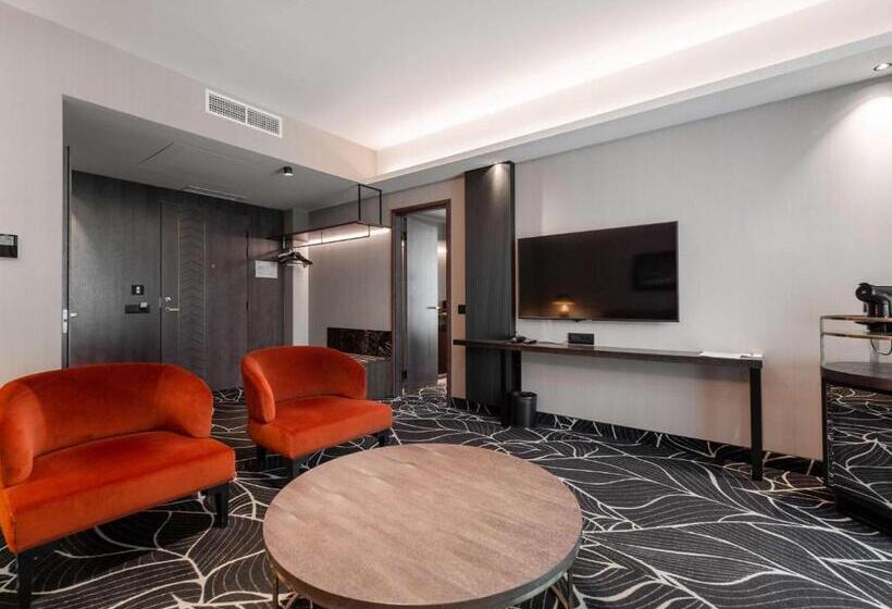 이그제큐티브 스위트룸 - 발코니, Movenpick Hotel Tallinn