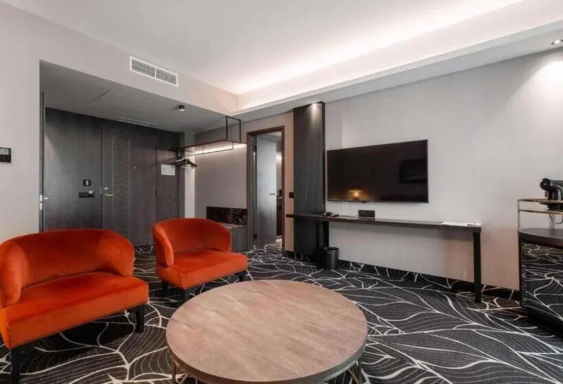 سوئیت اجرایی با بالکن, Movenpick Hotel Tallinn