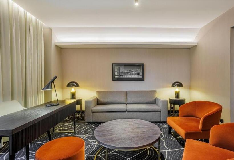 سوئیت اجرایی با بالکن, Movenpick Hotel Tallinn