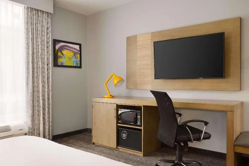 キングサイズベッドのスタンダードルーム, Park Inn By Radisson Florence, Sc
