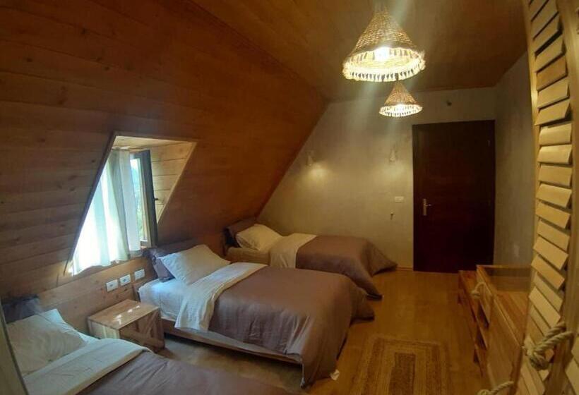 컴포트 트리플 룸, Restaurant Alpet Theth