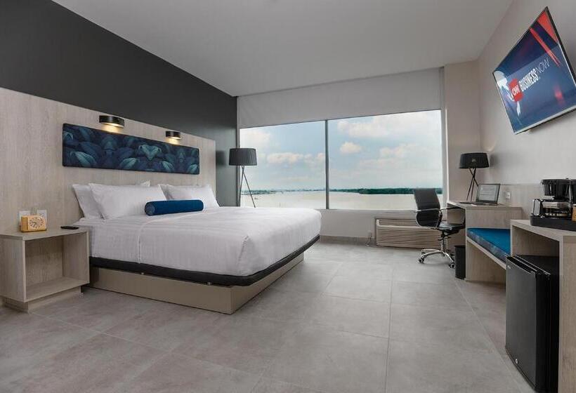 اتاق لوکس با تخت بزرگ, River Garden Hotel & Suites