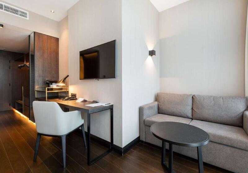 اتاق لوکس با بالکن, Movenpick Hotel Tallinn