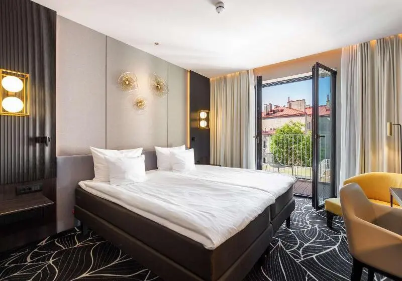 اتاق لوکس با بالکن, Movenpick Hotel Tallinn