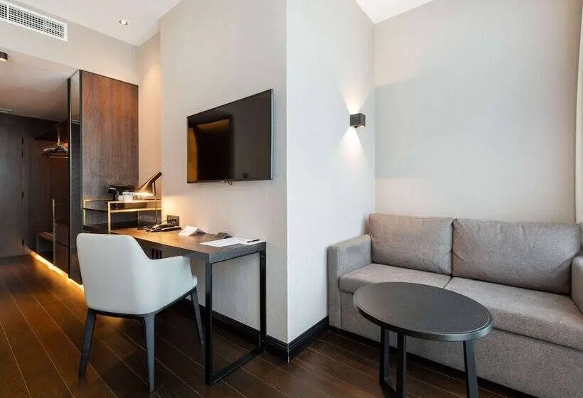اتاق لوکس با بالکن, Movenpick Hotel Tallinn