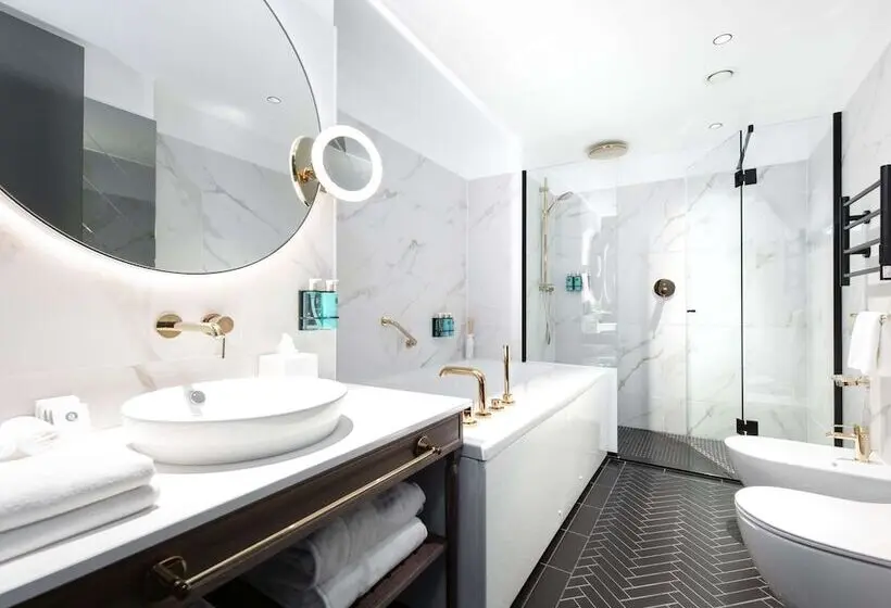 سوئیت اجرایی با بالکن, Movenpick Hotel Tallinn
