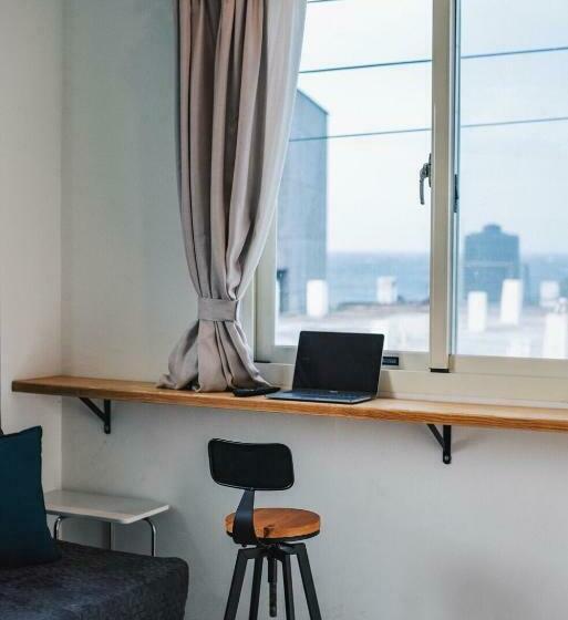 اتاق استاندارد با چشم‌انداز دریا, Go On Vacation Hostel Green Island