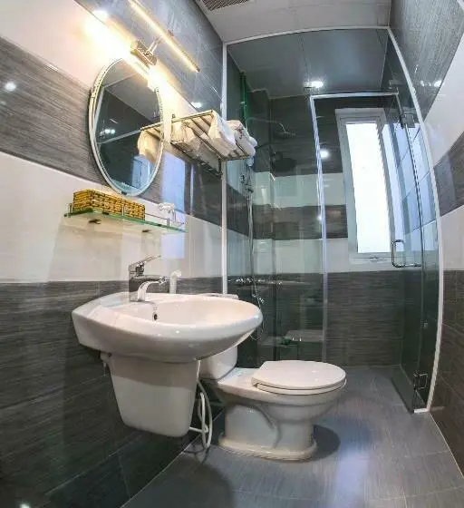 سوییت, Khách Sạn Vĩnh Hội