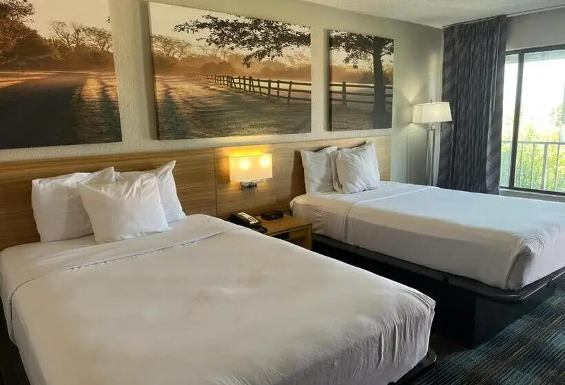２ダブルベッドのスタンダードルーム, Travelodge By Wyndham Mobile Al