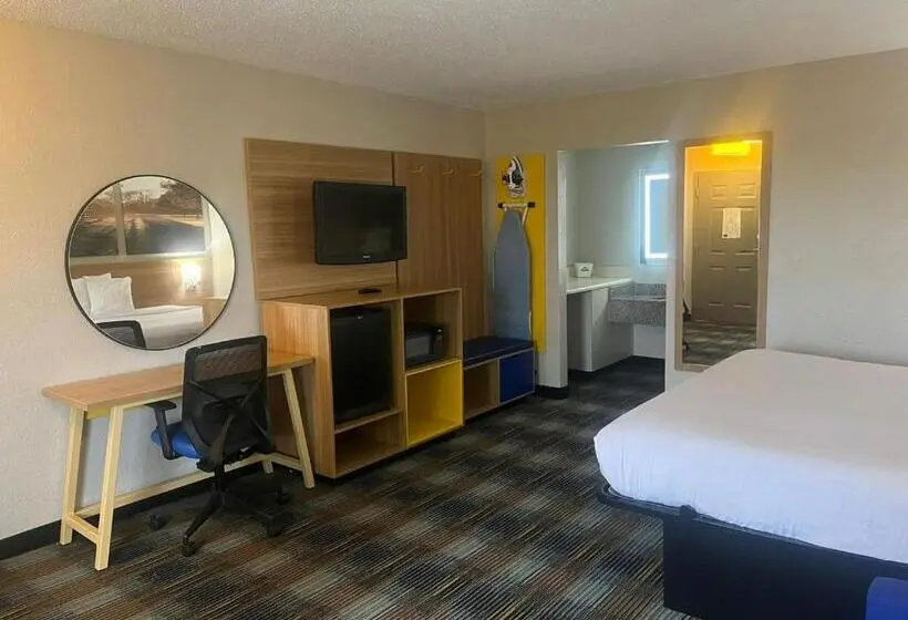 キングサイズベッドのスタンダードルーム, Travelodge By Wyndham Mobile Al