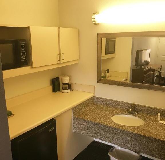 חדר דלוקס עם מיטת קינג, Travelodge By Wyndham Mobile Al