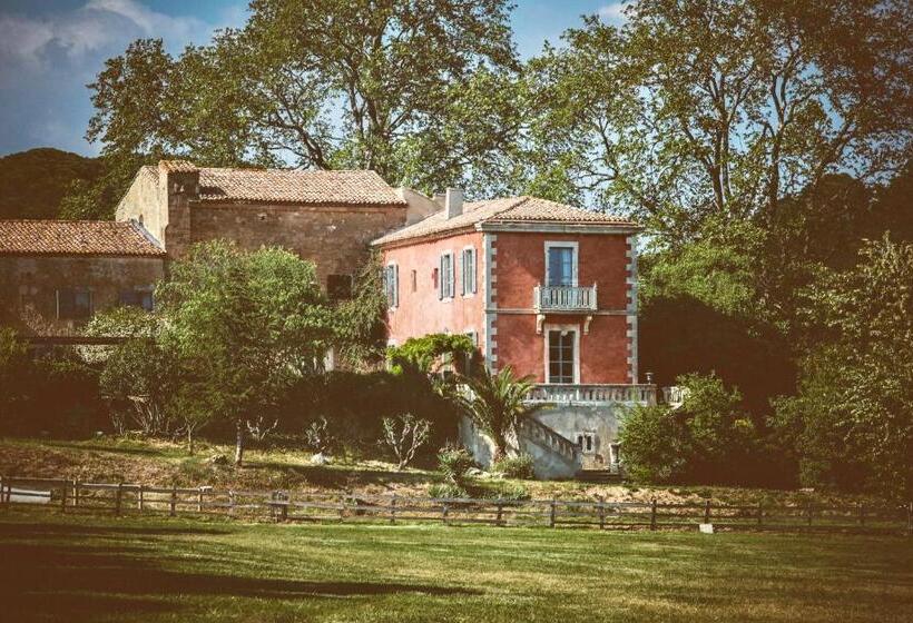 اتاق استاندارد, Domaine Sainte Colombe