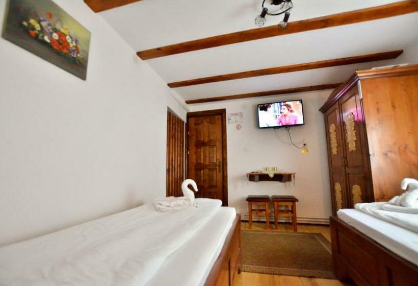 标准间, Gyongyver Panzio