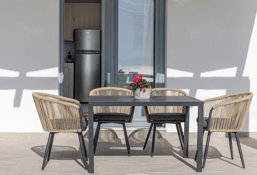 جناح مطلّ علي البحر, Mythology Naxos Villas & Suites