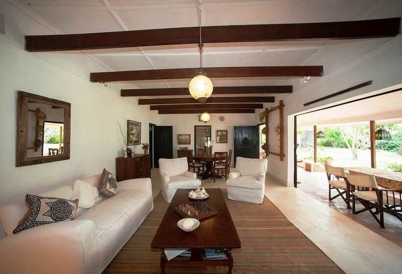 اتاق استاندارد, Diani House