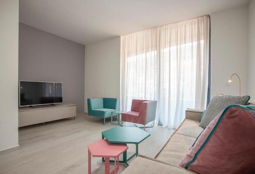 آپارتمان 1 خوابه با چشمانداز, Royal Gardens Paradise