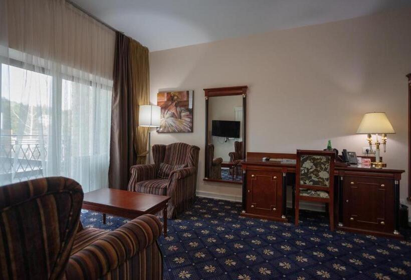 سوییت جونیور, A Hoteli Grand&sky Hotel Tornik